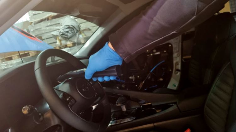 Sprengstoff-Detektionsgerät im Einsatz