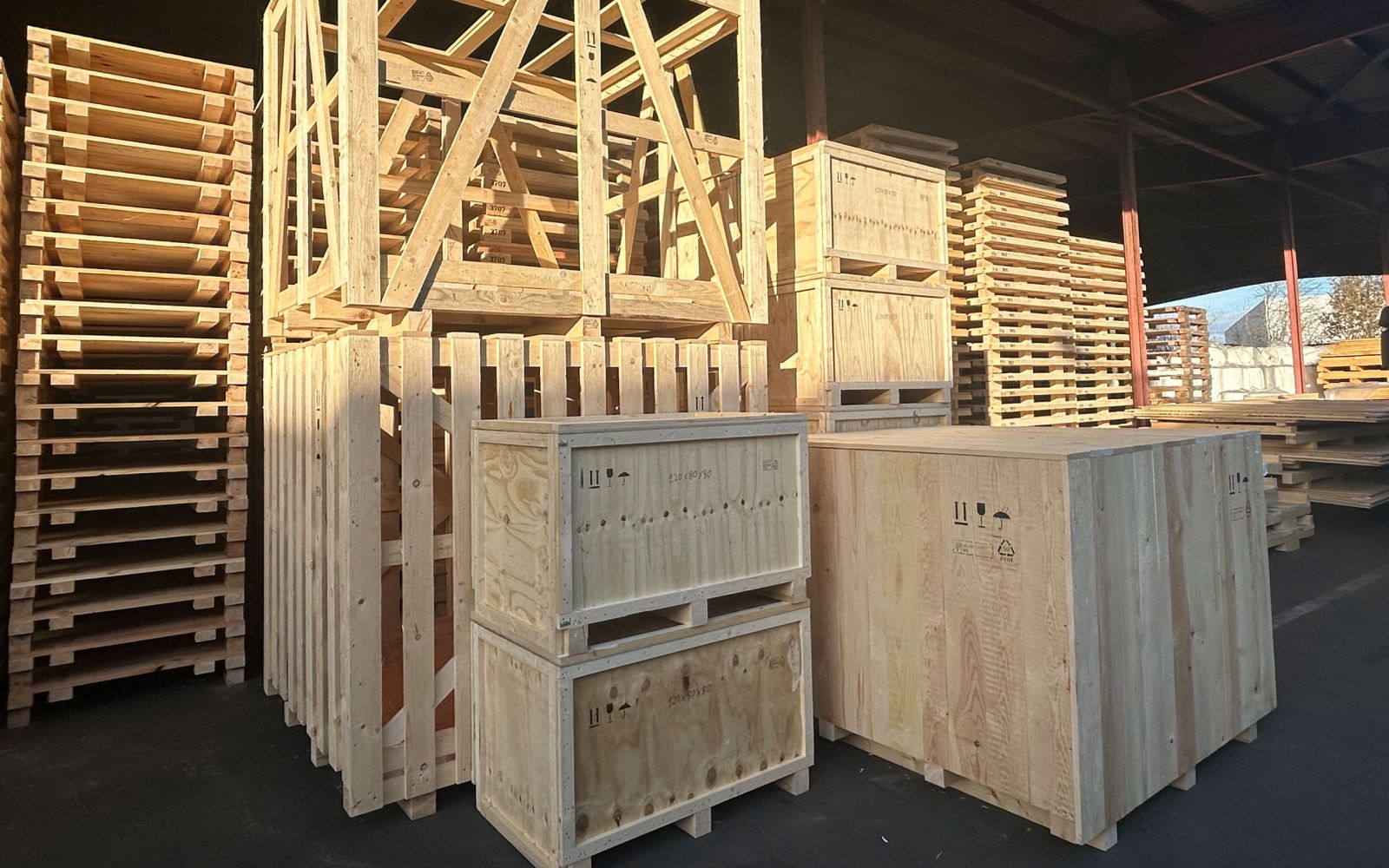 Holzverpackungen mit unterschiedlichen Größen